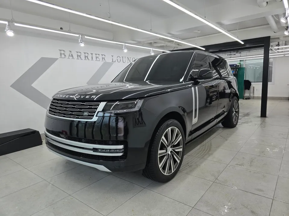 Land Rover VogueのPPF施工事例｜グリーンカラーとブラックパッケージ 施工写真 1-1