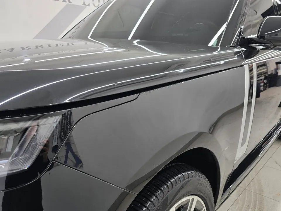 Land Rover VogueのPPF施工事例｜グリーンカラーとブラックパッケージ 施工写真 1-2