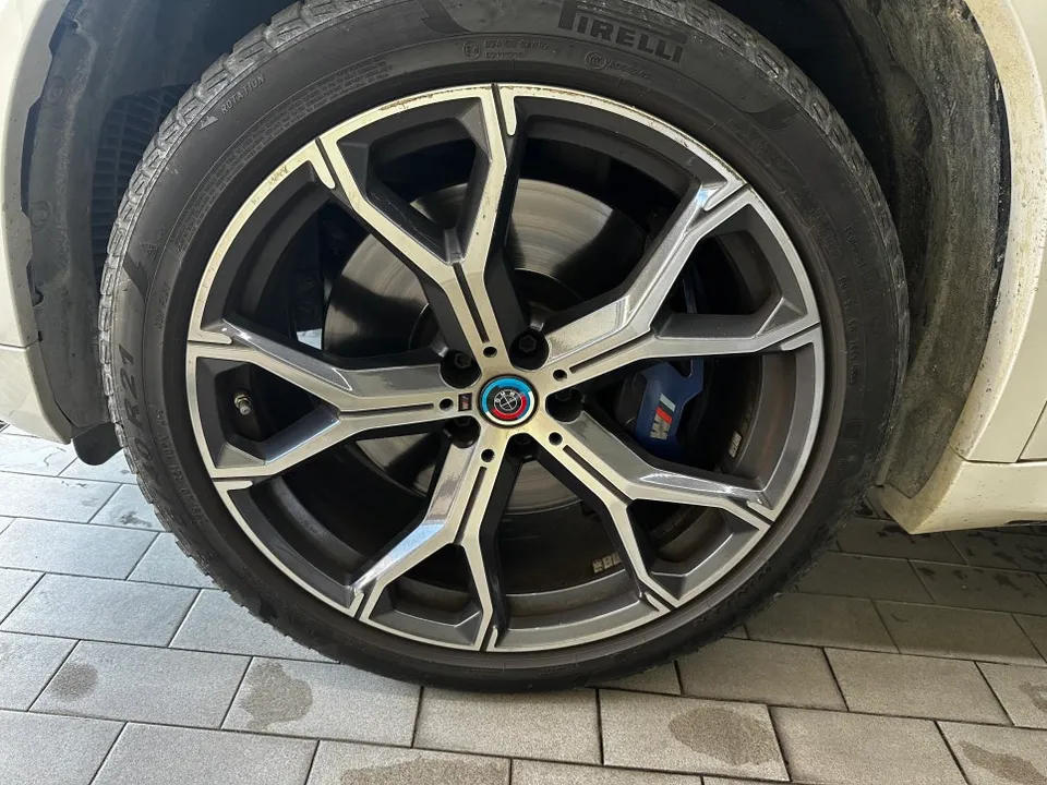 BMW X5のガラスコーティング事例｜韓国での施工参考 施工写真 3-2