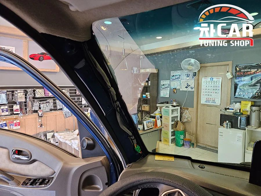Kia Porter 2のドライブレコーダー取付事例 施工写真 4-2