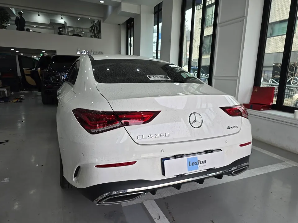 Mercedes-Benz CLA oem options installation result