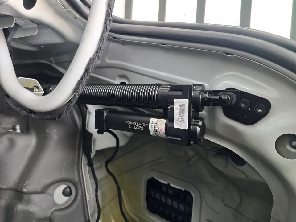 Mercedes-Benz CLA oem options - Mercedes-Benz CLA Power Trunk Retrofit Review photo 5