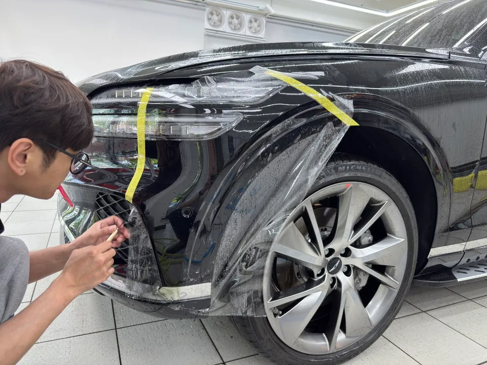 Genesis GV70 PPF施工事例:費用目安と仕上がり 施工写真 1-2