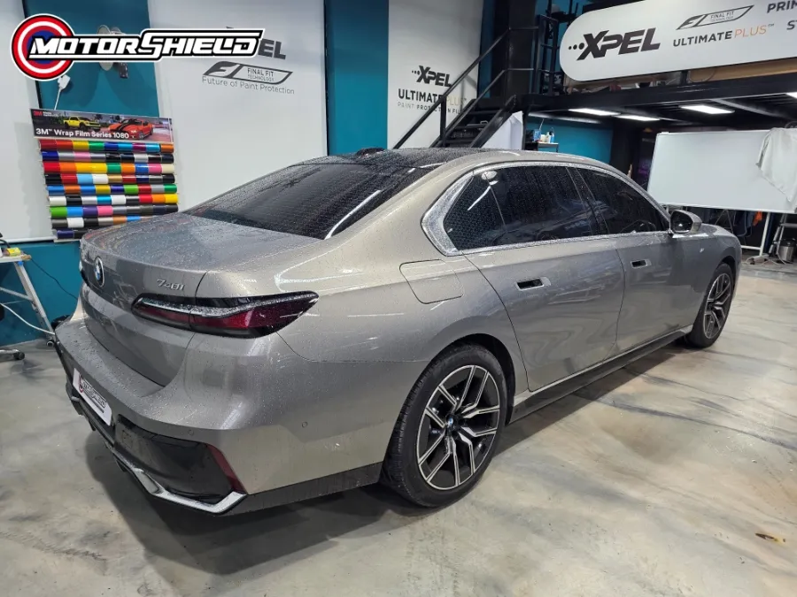 BMW 7 Seriesのカーラッピング事例｜費用目安・仕上がり 施工写真 1-3