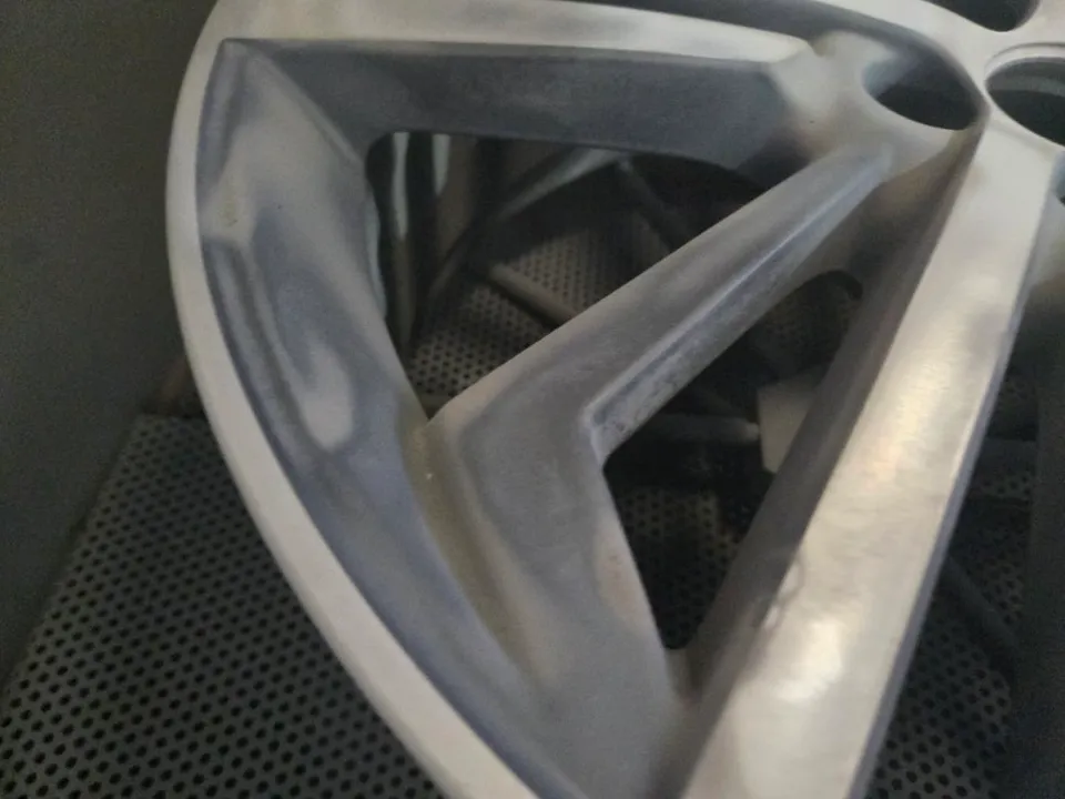 Audi Q5 wheel repair - Audi Q5 Wheel Repair & Gloss Black Painting Review photo 7