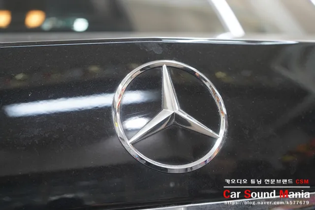 Mercedes-Benz Eクラスのドラレコ取付事例|QHD高画質 施工写真 1-1