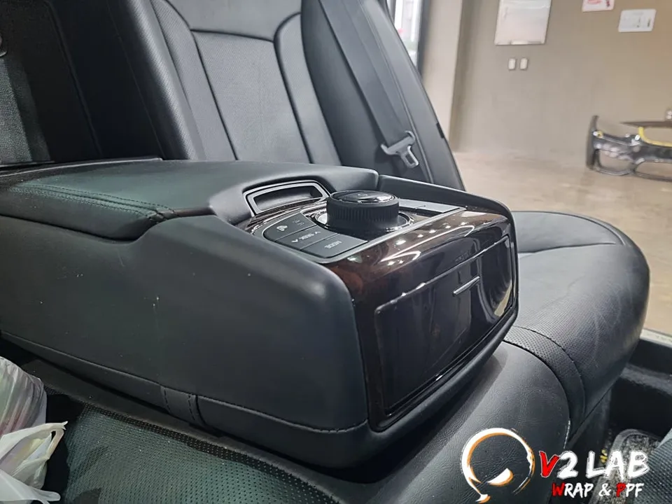Hyundai Aslanのカーラッピング事例|費用目安・仕上がり 施工写真 1-2