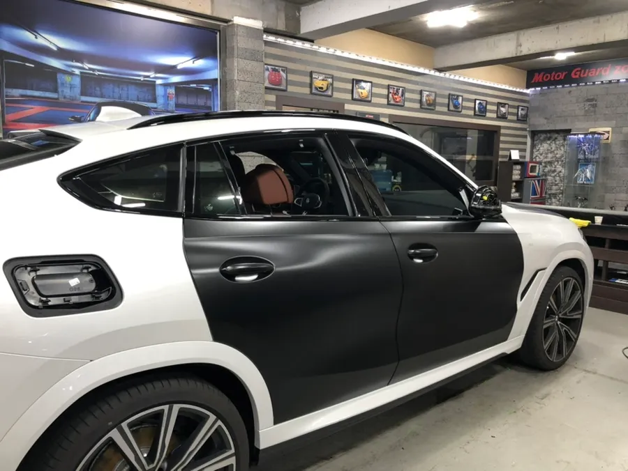 BMW X6 サテンブラックラッピング事例|費用目安・仕上がり 施工写真 3-2