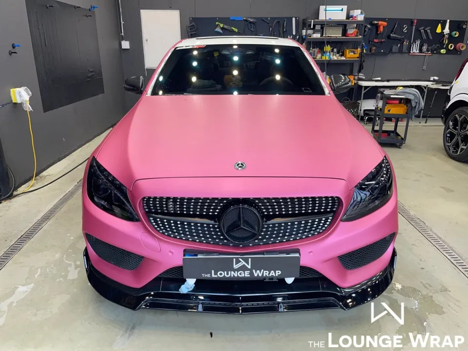 Mercedes-Benz Cクラスのカーラッピング事例|費用目安・仕上がり 施工写真 2-1