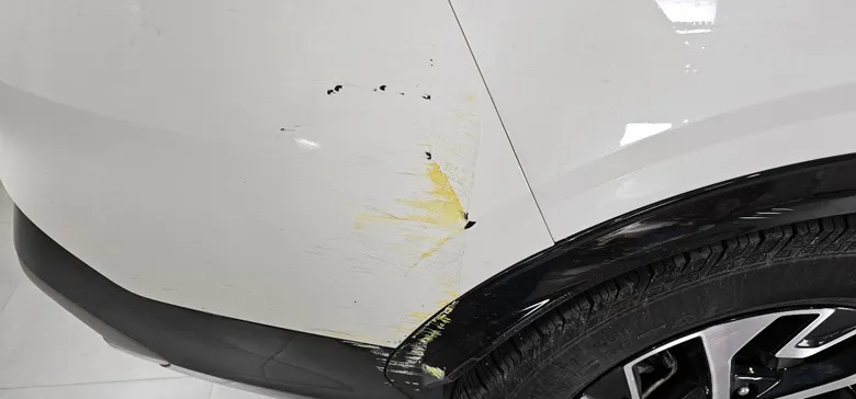 Kia Sportageのガラスコーティング事例 施工写真 2-1