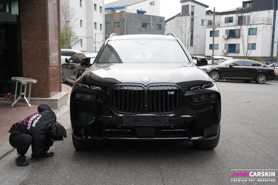 BMW X7 G07 PPF施工事例｜費用目安と仕上がり 施工写真 1-3