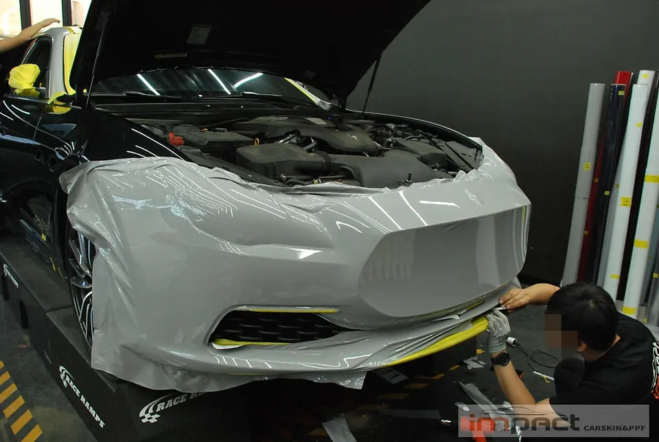 Maserati Quattroporteのカーラッピング事例|費用目安・仕上がり 施工写真 1-3
