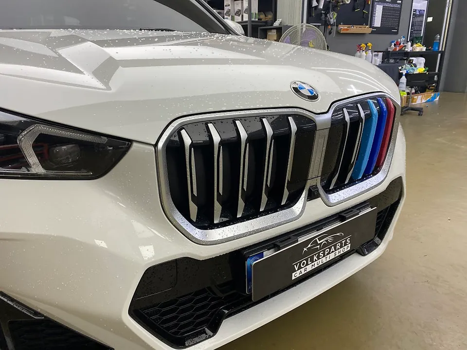 BMW X1 ambient lighting - BMW X1 Ambient Lighting Review — Elevate Your Interior Mood photo 5