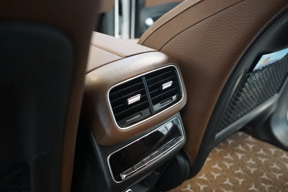 Mercedes-Benz GLE W167 ambient lighting - Mercedes-Benz GLE Ambient Lighting Upgrade - Enhanced Luxury photo 4