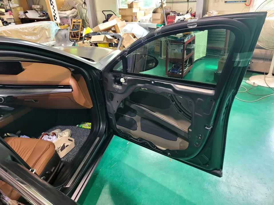 Genesis G80 interior customization - Genesis G80 Interior Customization Review — Enhanced Soft Closing photo 4