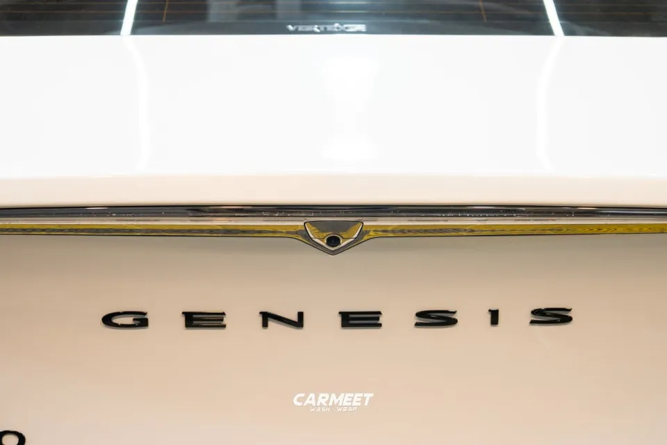 Genesis G80のカーラッピング事例|クロームパーツのブラックアウト 施工写真 4-1