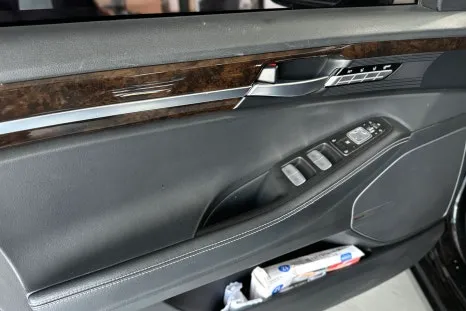 Genesis G90 ambient lighting - Genesis G90 Ambient Lighting Review: Enhanced Interior LEDs photo 3