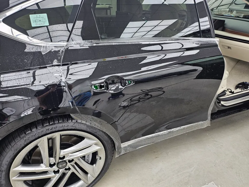 Genesis G80のPPF施工事例|費用目安と仕上がり 施工写真 3-1