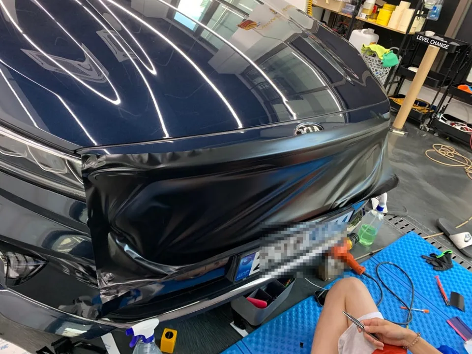 Hyundai Azeraのカーラッピング事例|費用目安・仕上がり 施工写真 2-2