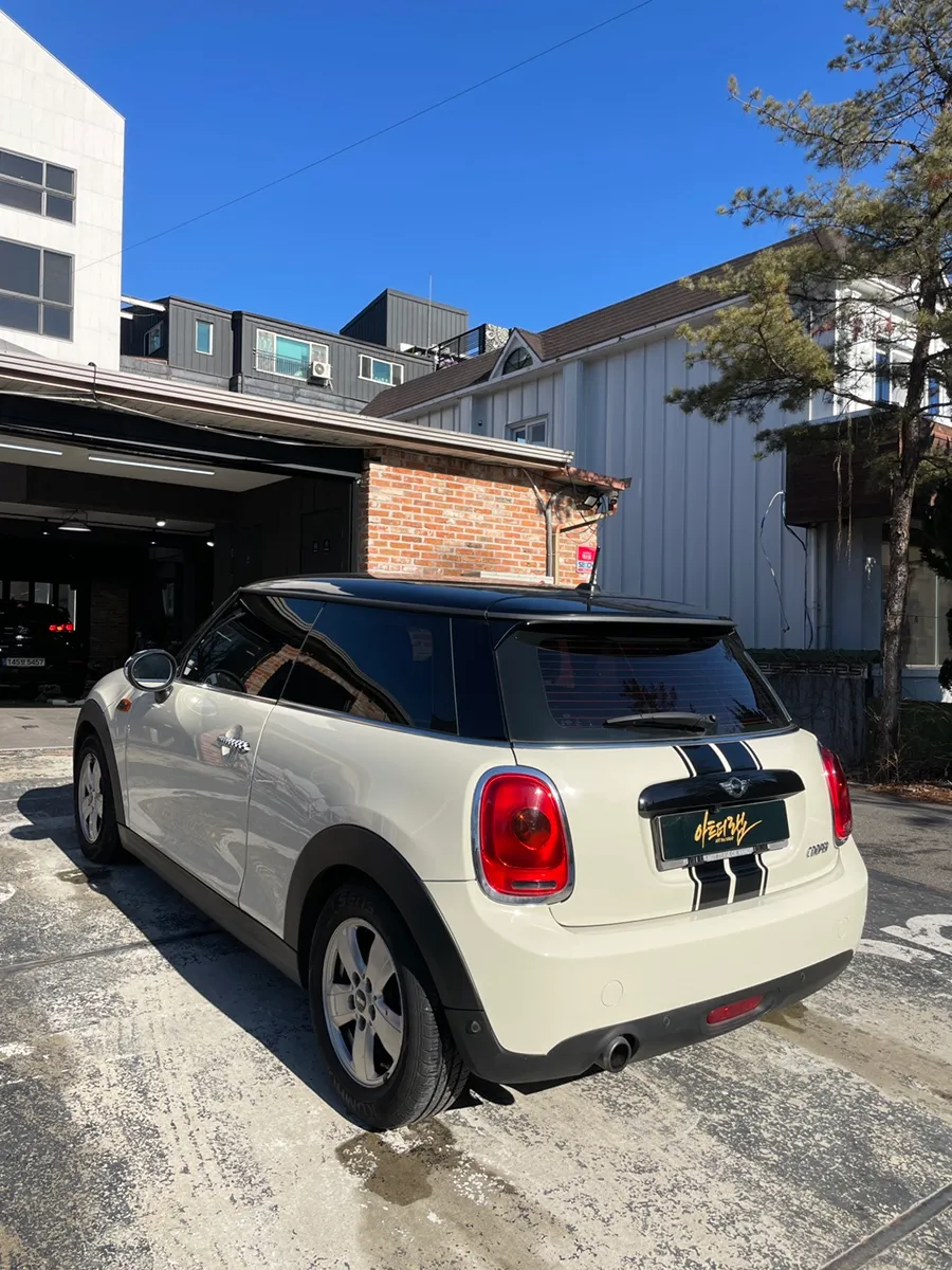 MINI MINI Cooperのカーラッピング事例｜費用目安・仕上がり 施工写真 1-2