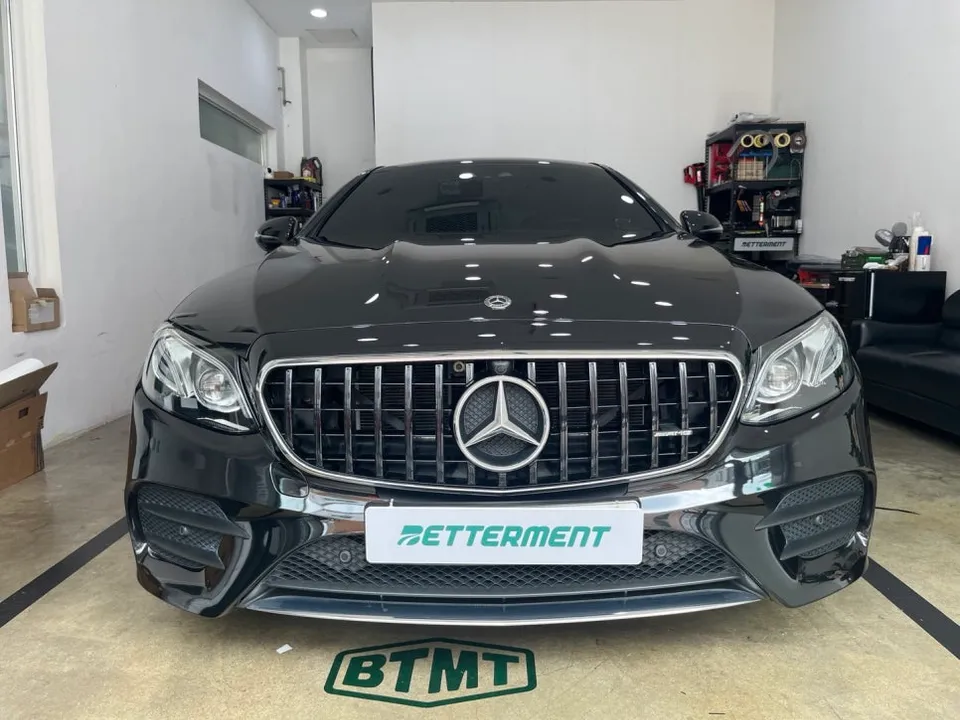 Mercedes-Benz E-Class Coupe vinyl wrap - Mercedes-Benz E-Class Coupe Vinyl Wrap Review — Chrome Delete photo 3