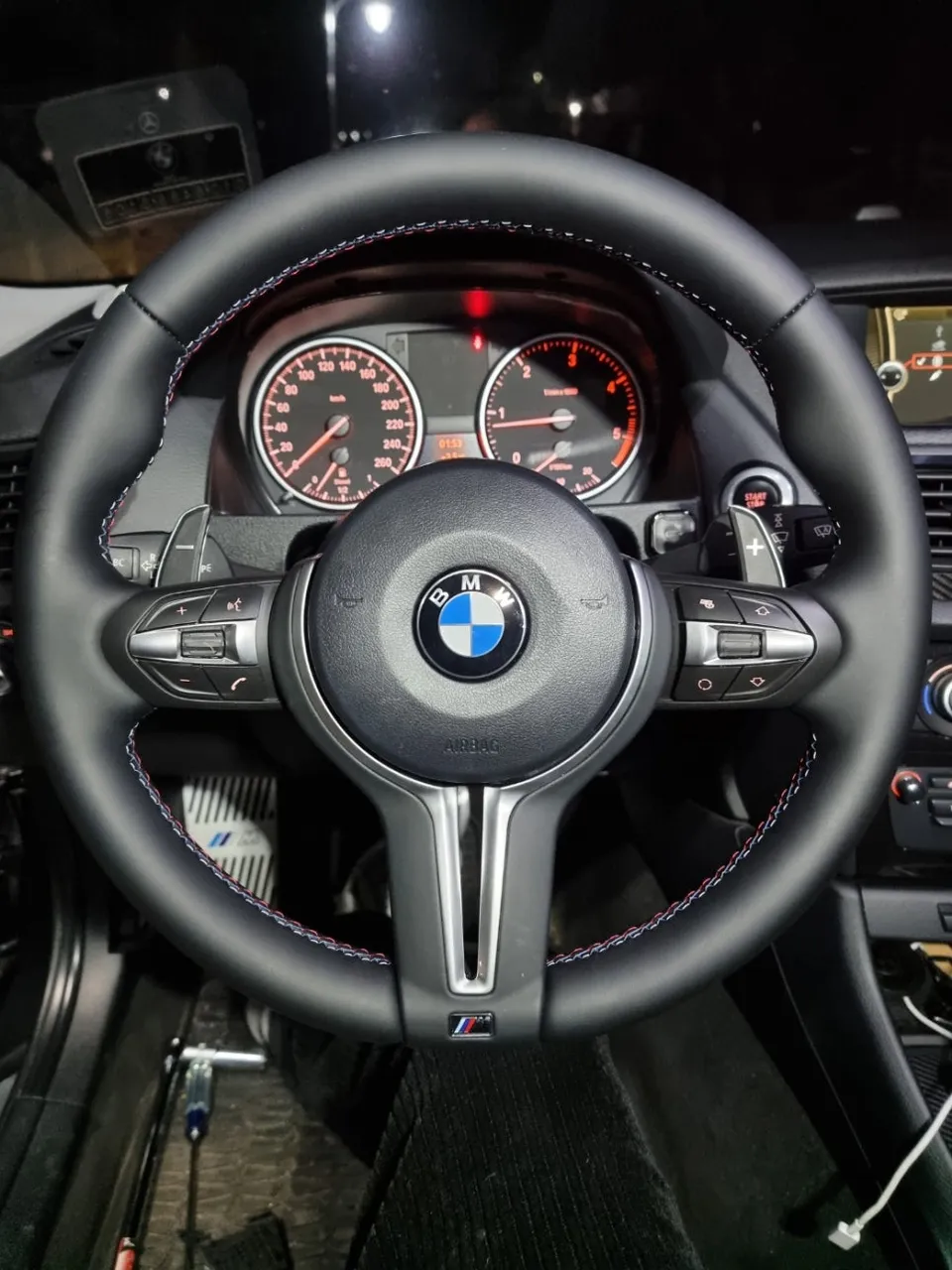 BMW X1 E84 steering wheel - BMW X1 E84 Steering Wheel Customization Review photo 3