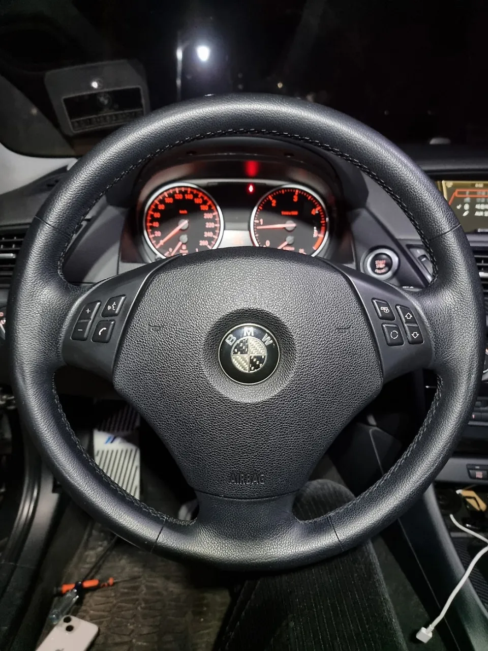 BMW X1 E84 steering wheel - BMW X1 E84 Steering Wheel Customization Review photo 4