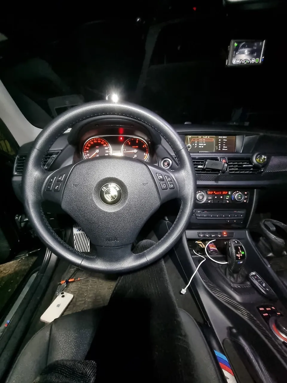 BMW X1 E84 steering wheel - BMW X1 E84 Steering Wheel Customization Review photo 5