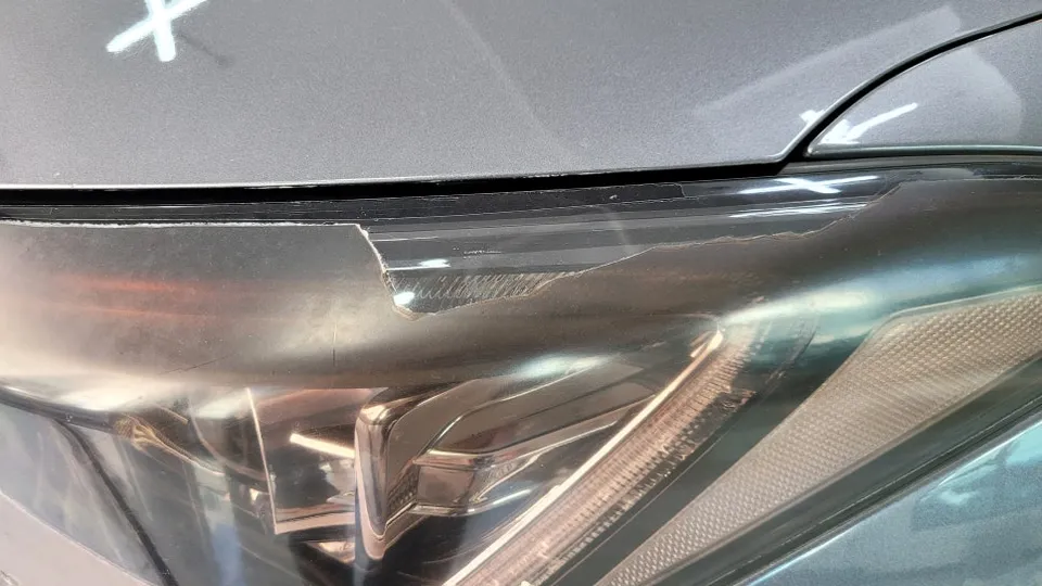 Genesis G80のライトフィルム施工事例|費用目安・仕上がり 施工写真 3-1