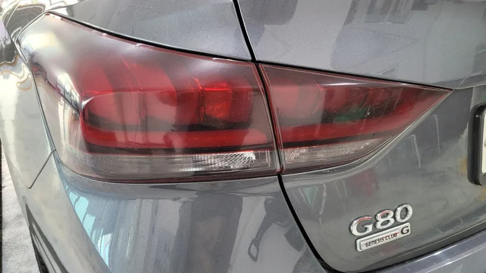 Genesis G80のライトフィルム施工事例|費用目安・仕上がり 施工写真 2-2