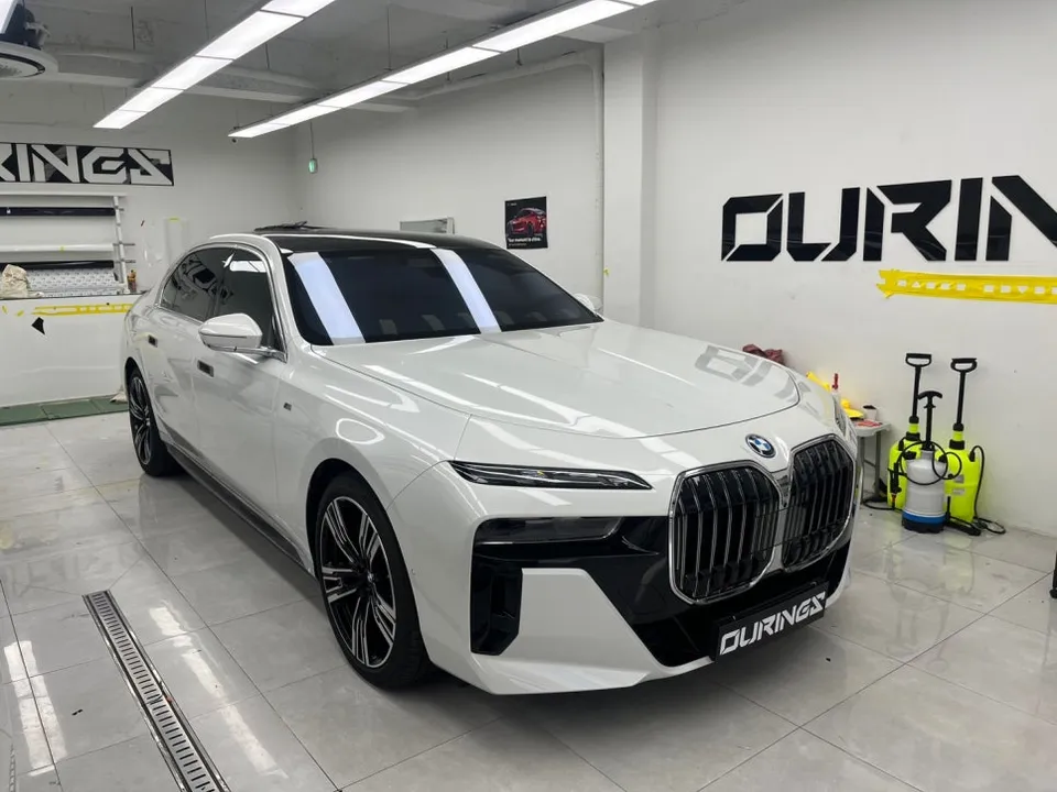 BMW 7 Seriesのカーラッピング事例｜費用目安・仕上がり 施工写真 3-1
