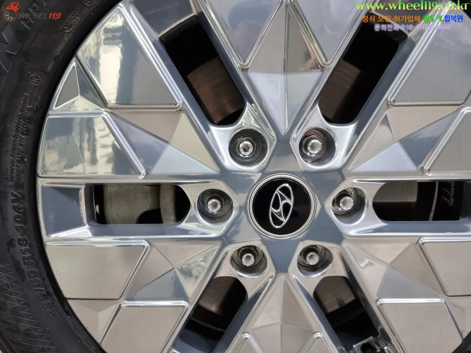 Hyundai Stariaのホイールリペア・塗装事例 施工写真 3-2
