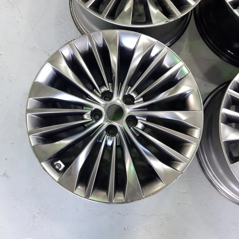 Kia K7 Wheel Repair Review — Flawless Black Metal Finish photo 2