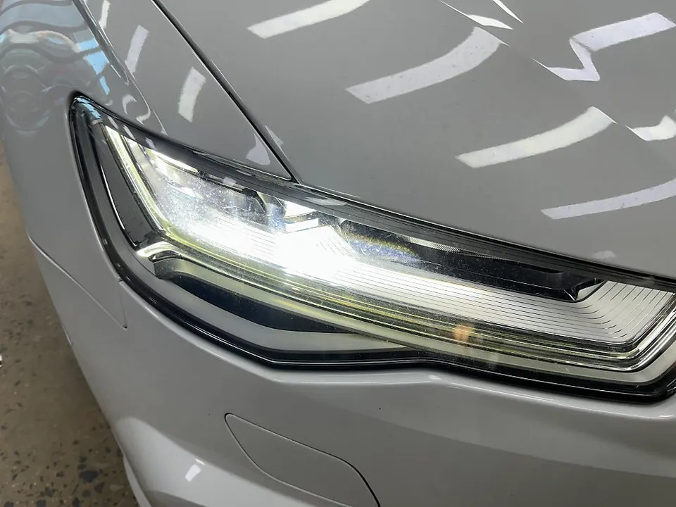 Audi A6 C7 body repair - Audi A6 C7 Headlight Cover Repair & Replacement Review photo 3