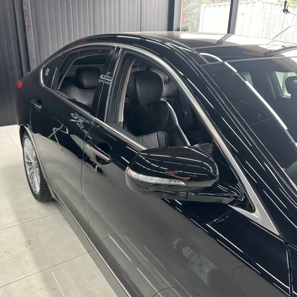 Genesis G80のカーラッピング事例｜クローム除去で高級感アップ 施工写真 3-2