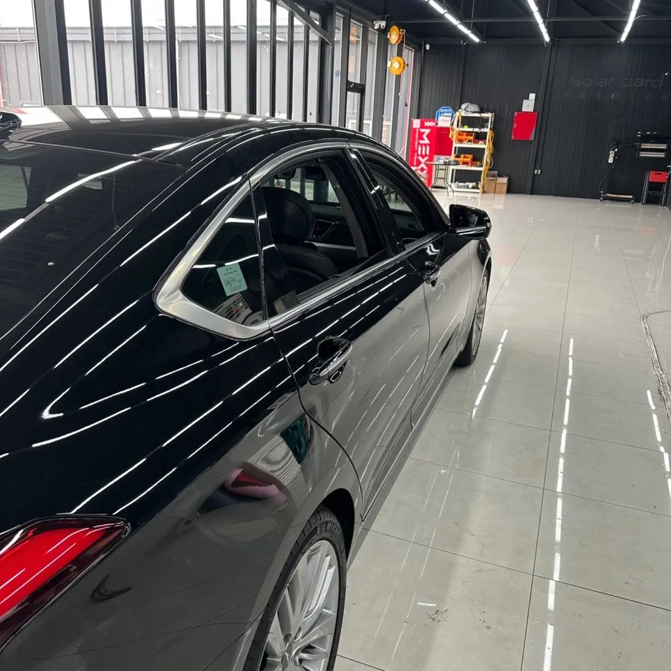 Genesis G80のカーラッピング事例｜クローム除去で高級感アップ 施工写真 2-3