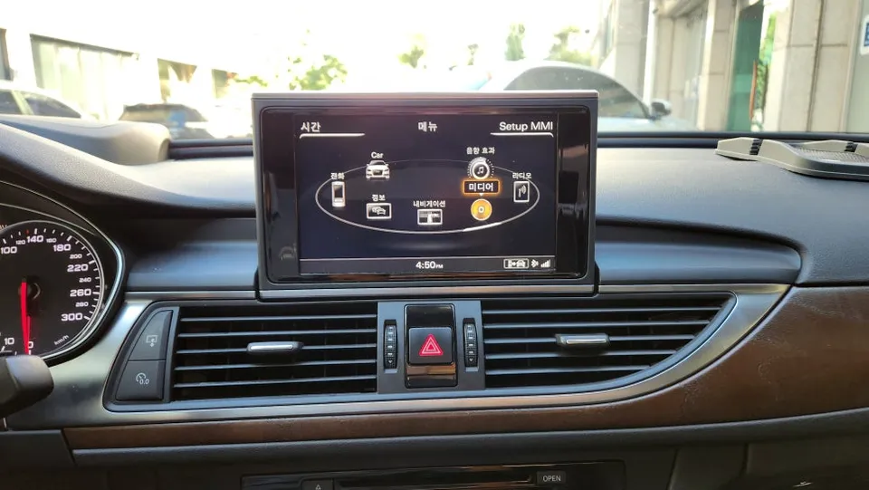 Audi A6のカーラッピング事例|費用目安・仕上がり 施工写真 3-1