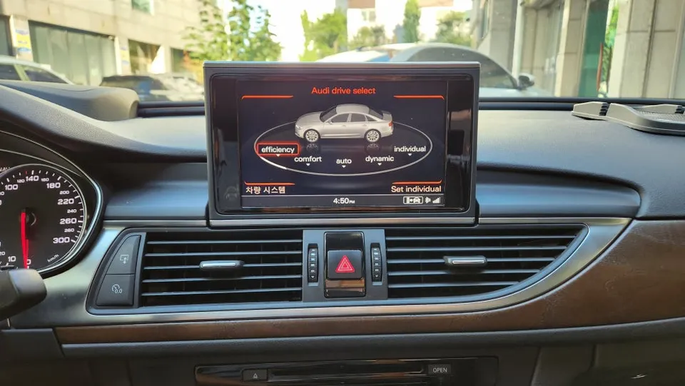 Audi A6のカーラッピング事例|費用目安・仕上がり 施工写真 4-1
