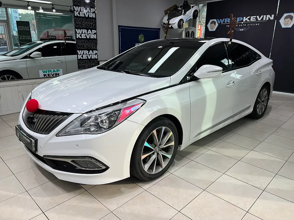 Hyundai Grandeur HGのカーラッピング事例｜クロームパーツの質感変化 施工写真 2-1