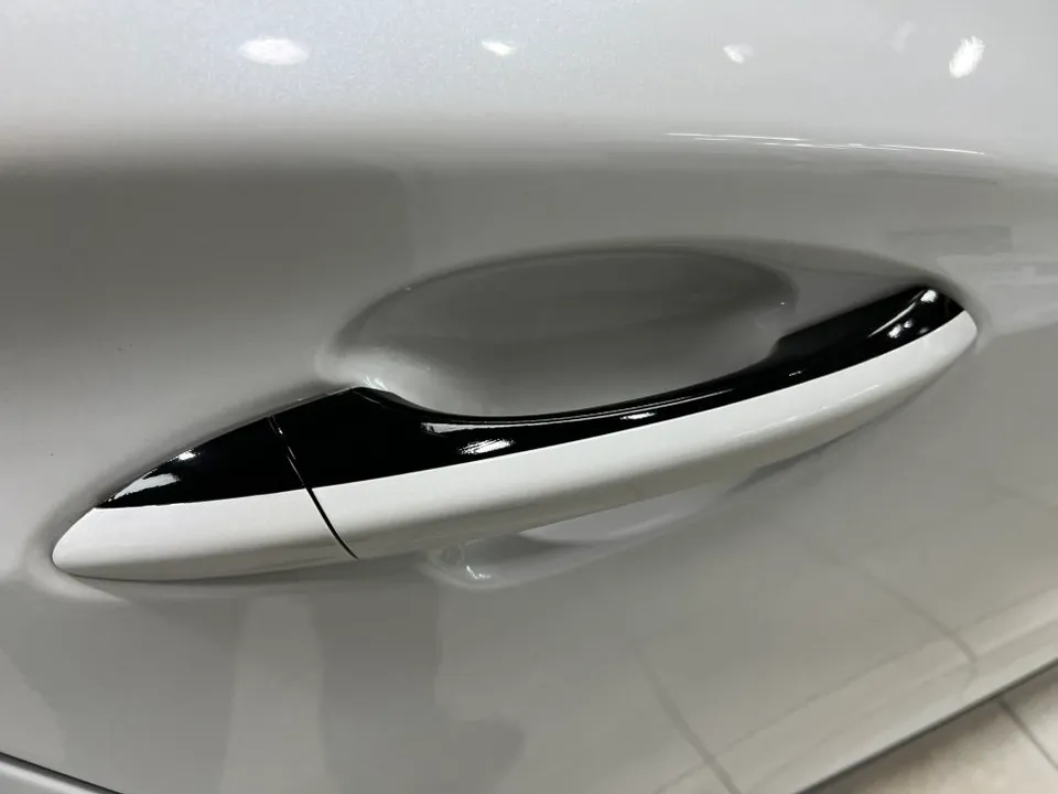 Hyundai Grandeur HGのカーラッピング事例｜クロームパーツの質感変化 施工写真 2-2