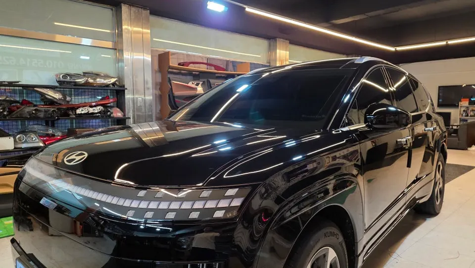 Hyundai IONIQ 9 ambient lighting installation result