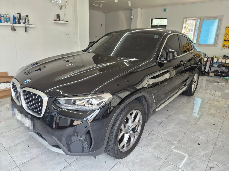 BMW X4 vinyl wrap - BMW X4 Vinyl Wrap Review: Cost & Matte White Finish photo 4