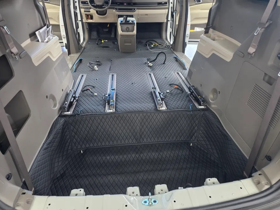 Kia 카니발 KA4 interior customization installation result