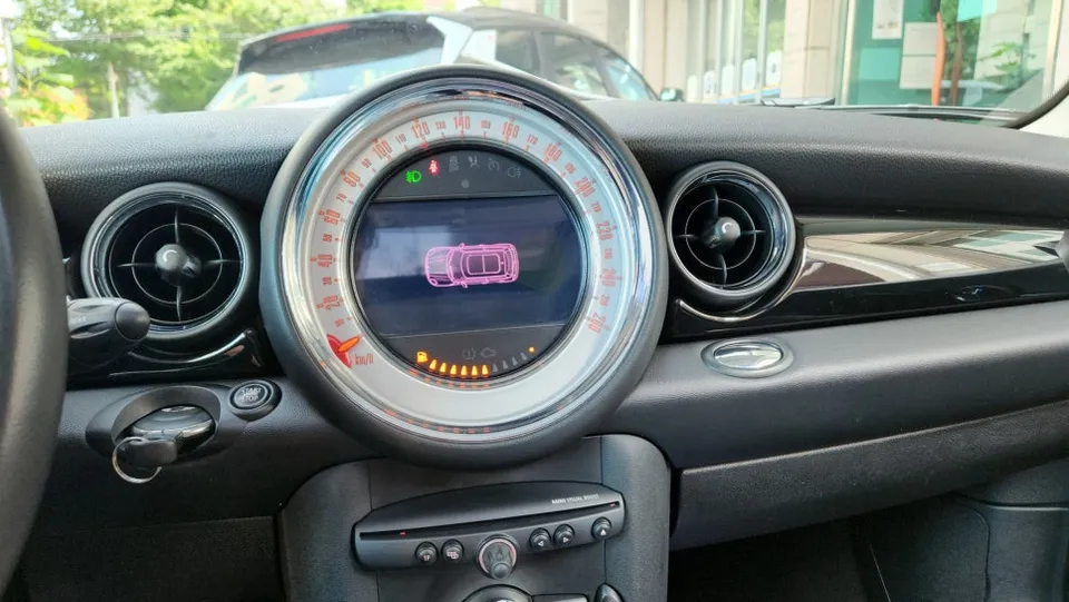 MINI MINI Cooperのカーオーディオ施工事例 施工写真 1-1