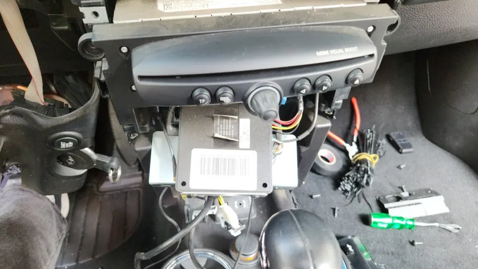MINI MINI Cooperのカーオーディオ施工事例 施工写真 2-1