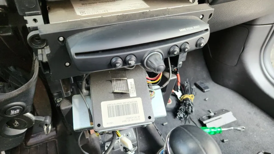 MINI MINI Cooperのカーオーディオ施工事例 施工写真 3-1