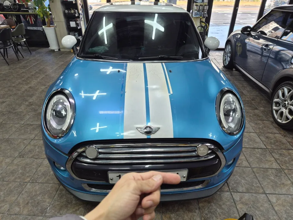 BMW MINI Cooper vinyl wrap installation result