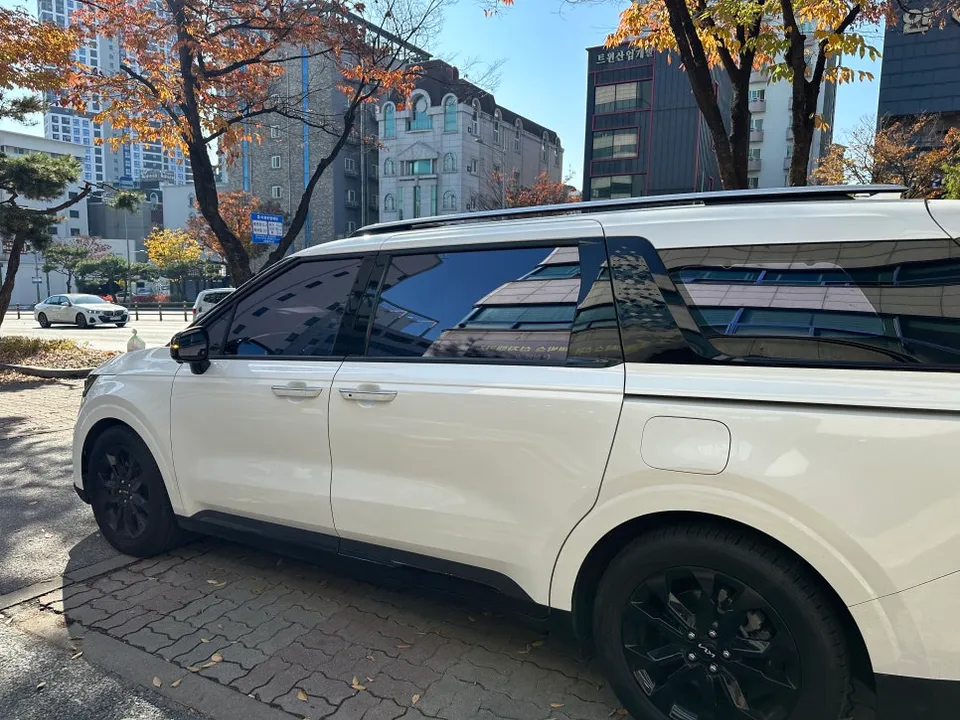 Kia Carnival KA4のカーフィルム施工事例｜費用目安・仕上がり 施工写真 2-2