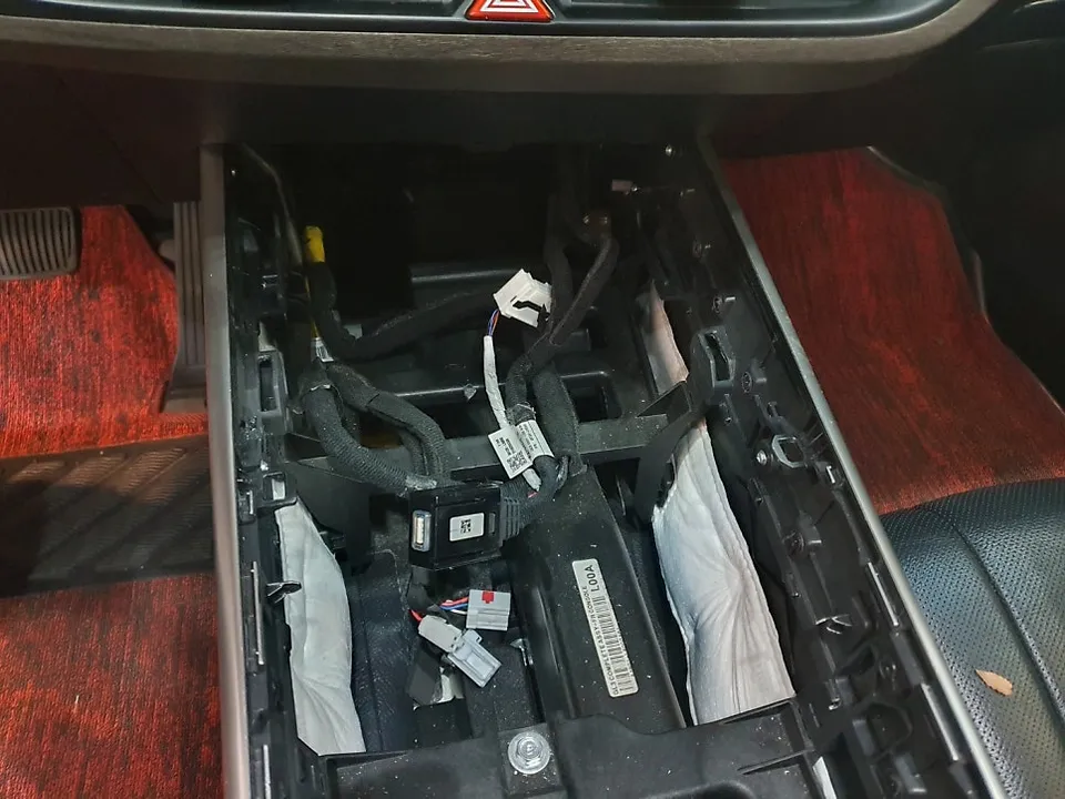 Kia K8 oem options - Kia K8 OEM Options Review: Factory Upgrade Cost photo 3