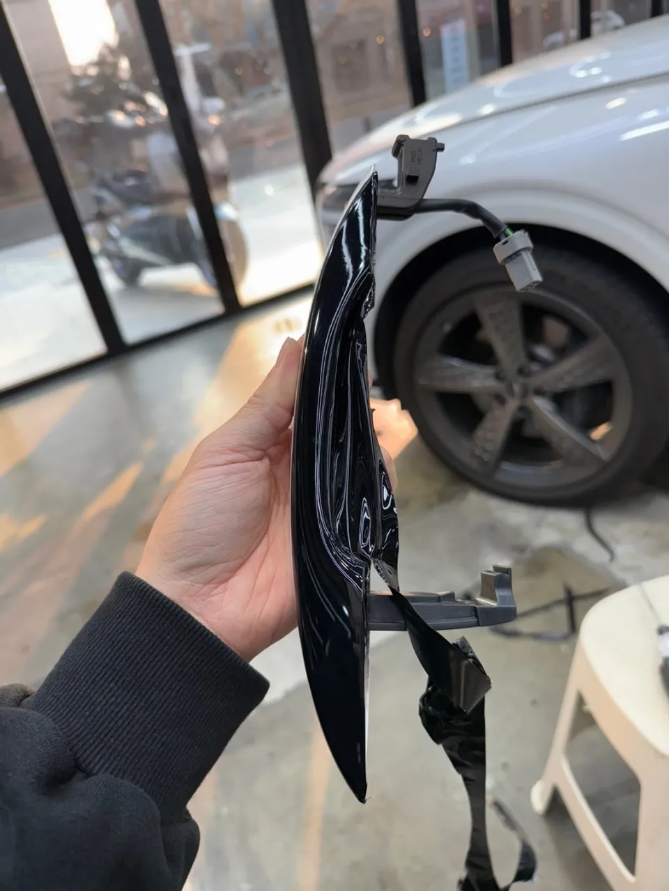 Genesis GV70のカーラッピング事例|クローム除去で高級感UP 施工写真 3-3